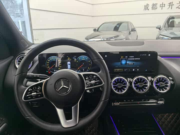 Фото 9 - Mercedes-Benz GLA-Class