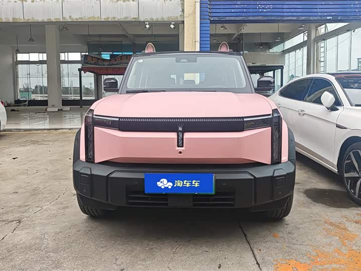 Фото 2 - Chery iCar 03