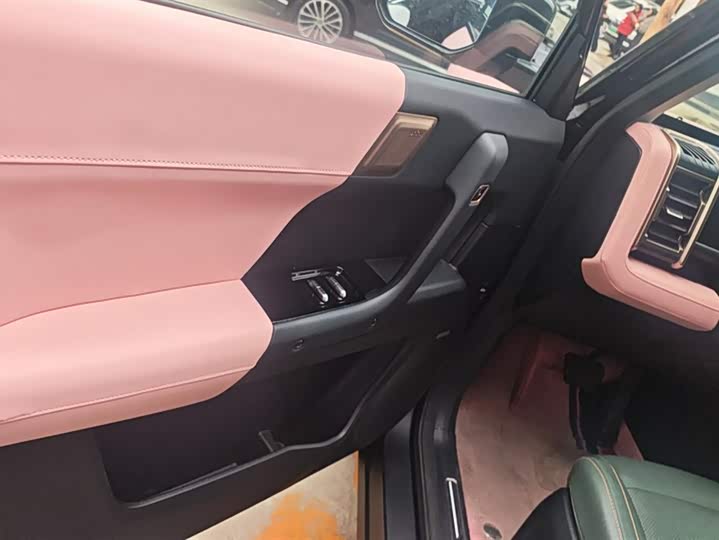 Фото 7 - Chery iCar 03