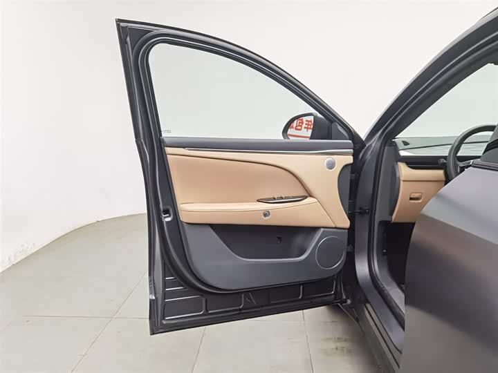 Фото 8 - BAIC Arcfox Alpha T5