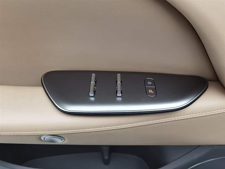 Фото 9 - BAIC Arcfox Alpha T5