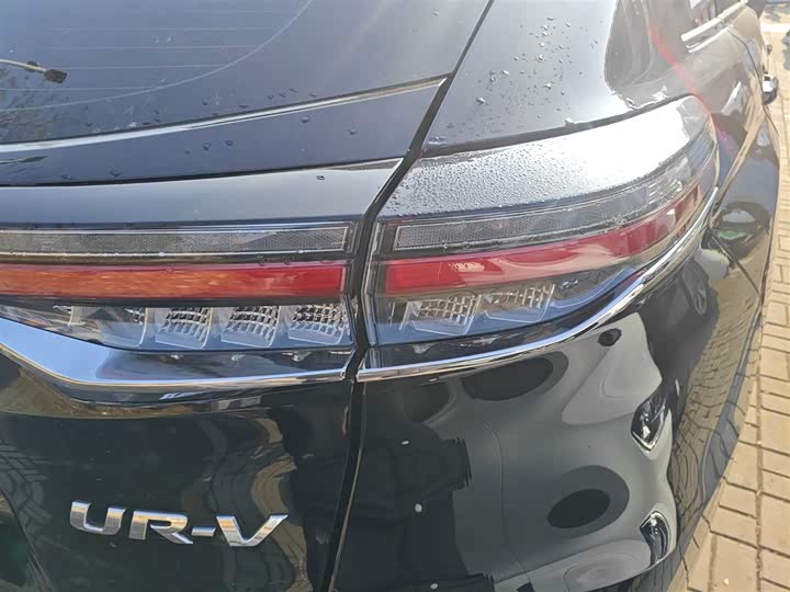 Фото 8 - Honda UR-V