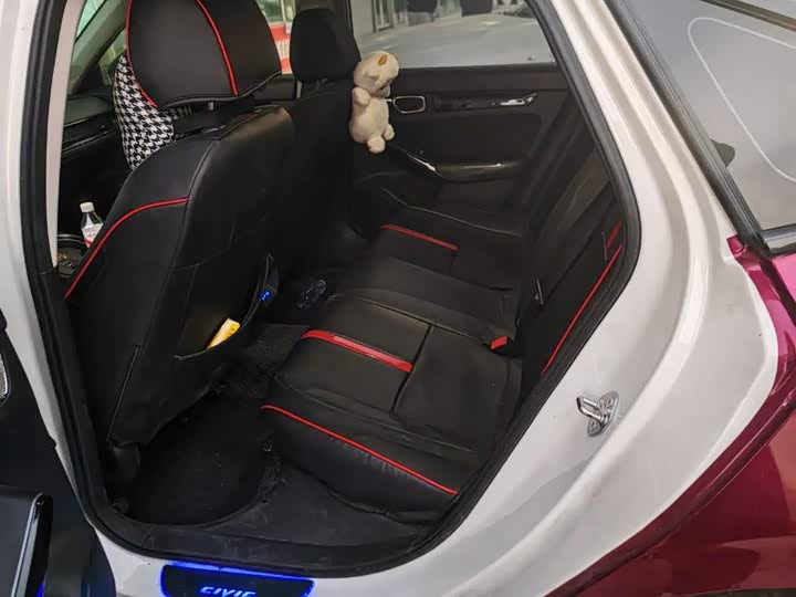 Фото 6 - Honda Civic