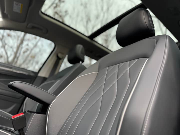 Фото 5 - Volkswagen Tiguan L Pro