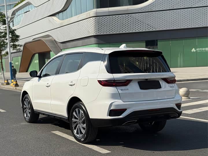 Фото 6 - Geely Vision X6