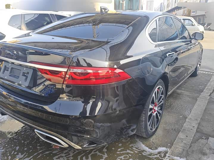 Фото 3 - Jaguar XF L