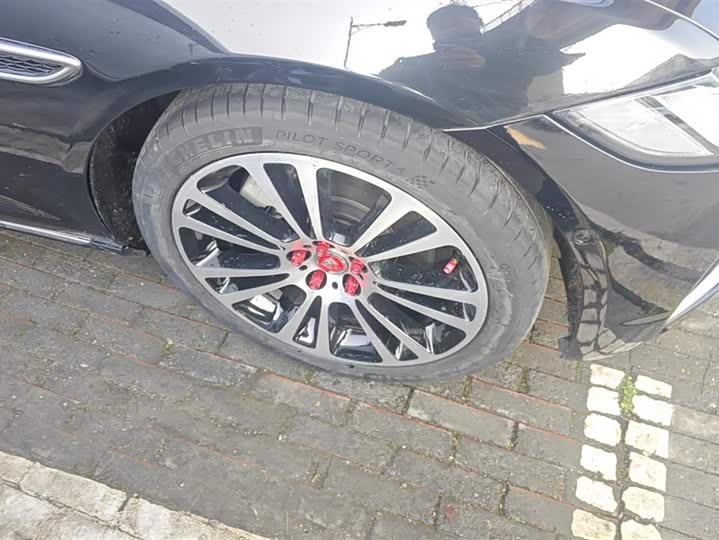 Фото 6 - Jaguar XF L