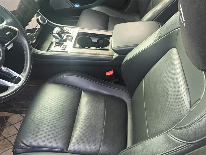 Фото 9 - Jaguar XF L