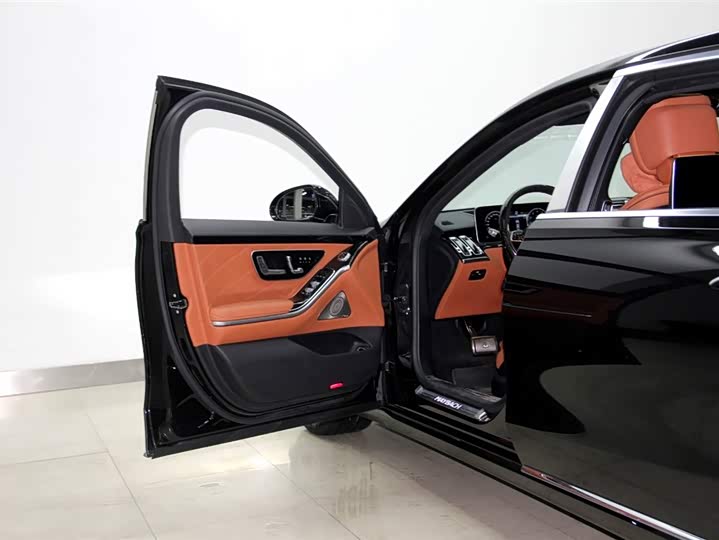 Фото 5 - Mercedes-Benz Maybach S-Class