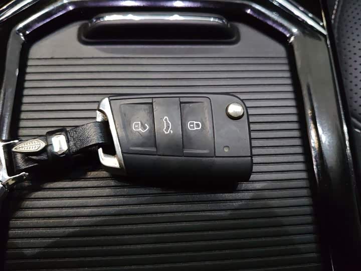 Фото 9 - Volkswagen Passat