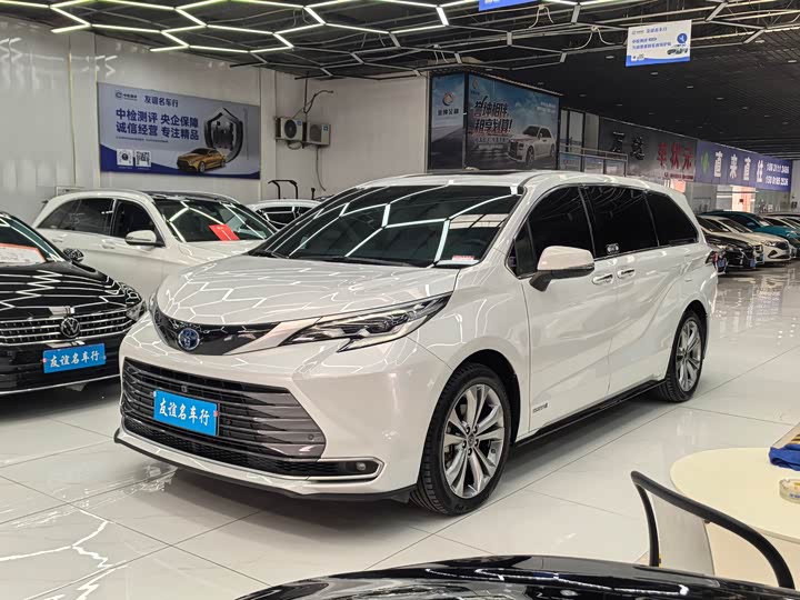 Фото 2 - Toyota Sienna