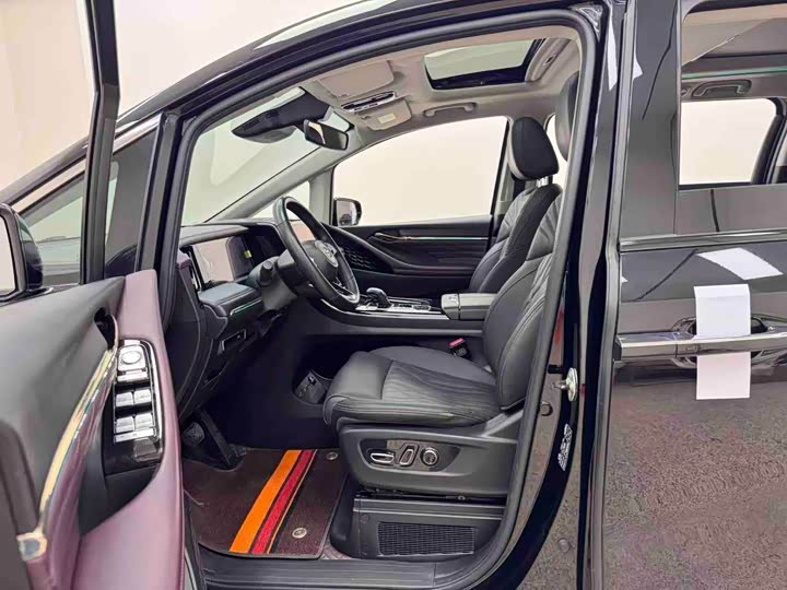 Фото 9 - GAC Trumpchi M8