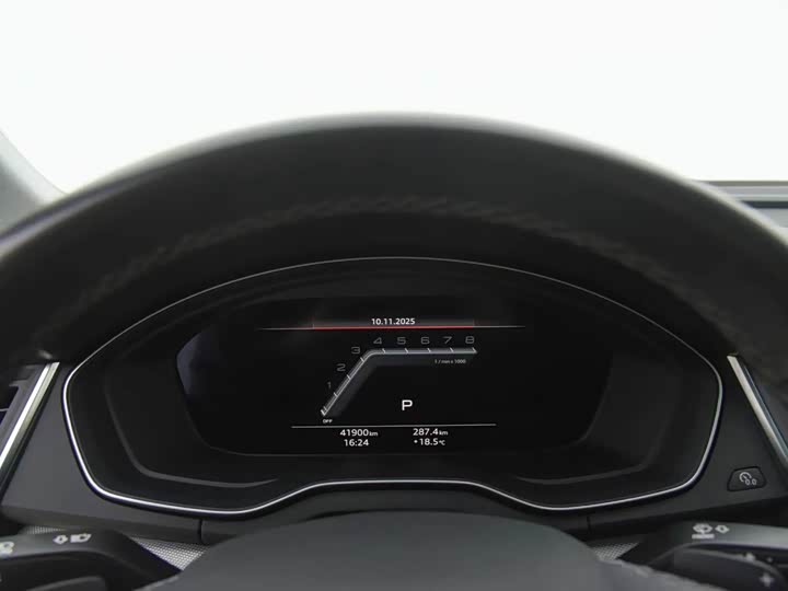 Фото 6 - Audi Q5L