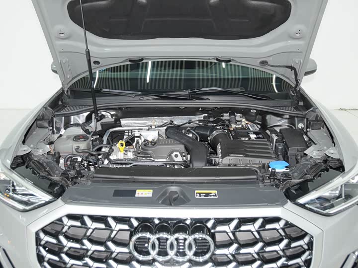 Фото 7 - Audi Q3