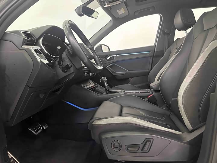 Фото 8 - Audi Q3