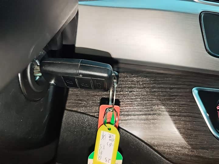 Фото 9 - Dongfeng Forthing T5