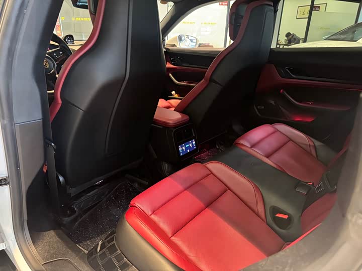 Фото 7 - Porsche Taycan