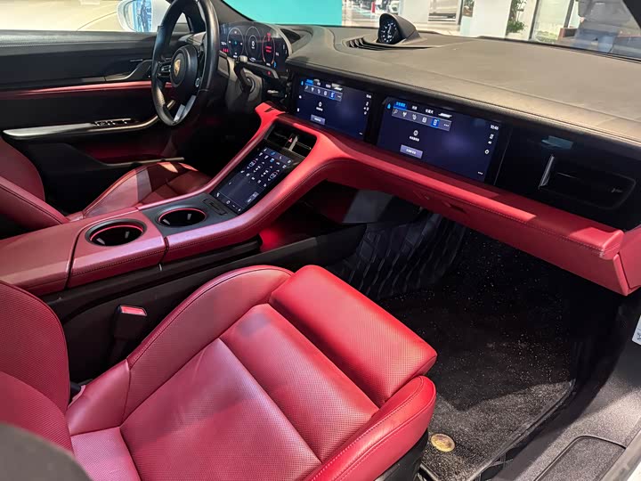 Фото 8 - Porsche Taycan