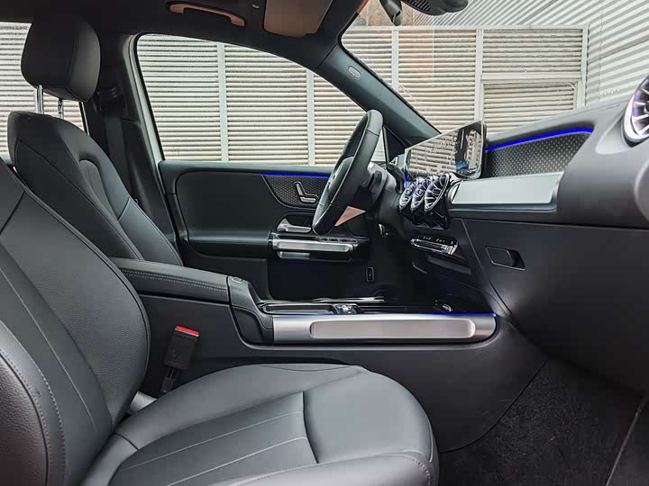 Фото 7 - Mercedes-Benz GLB-Class