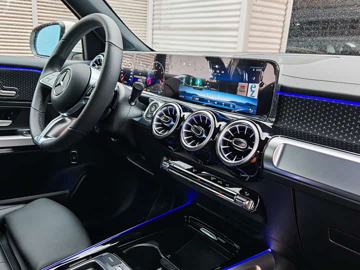 Фото 8 - Mercedes-Benz GLB-Class