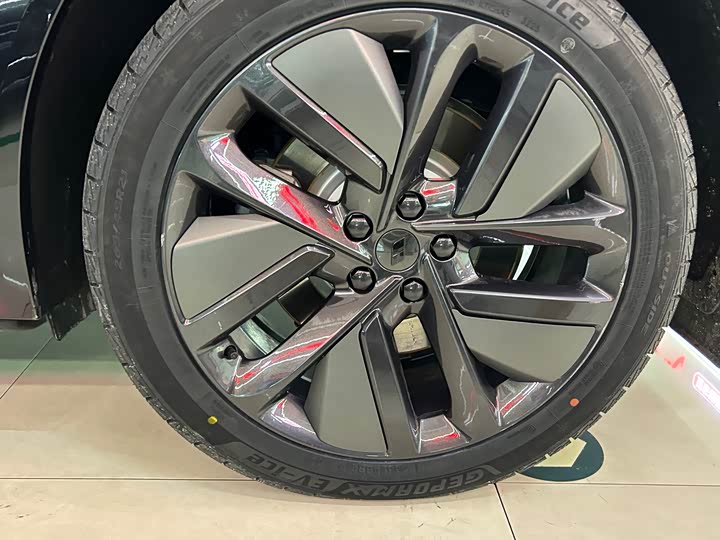 Фото 8 - LiXiang L9