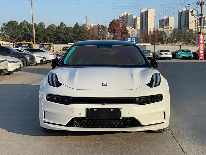 Фото 2 - Zeekr 001