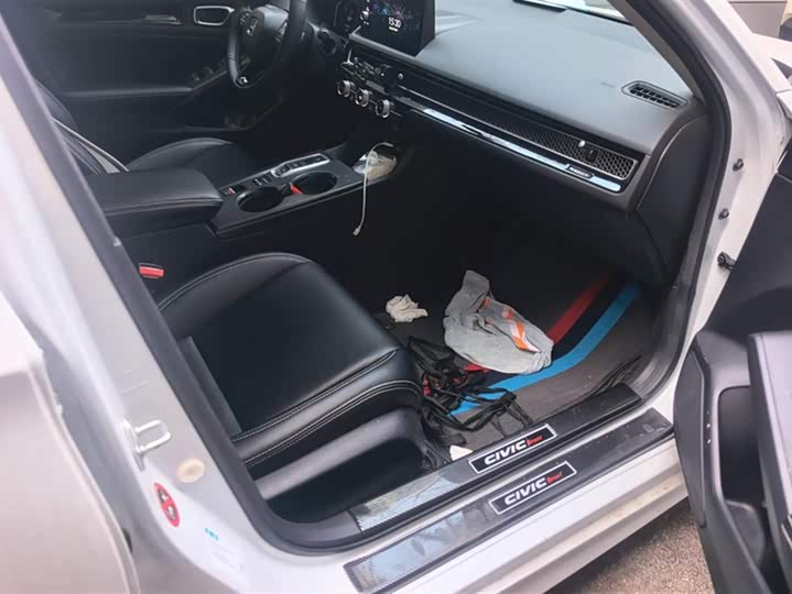 Фото 8 - Honda Civic