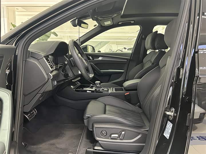 Фото 8 - Audi Q5L