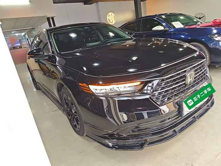 Фото 4 - Honda Accord