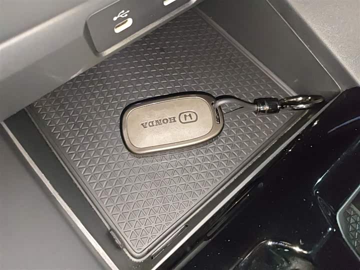 Фото 9 - Honda Accord