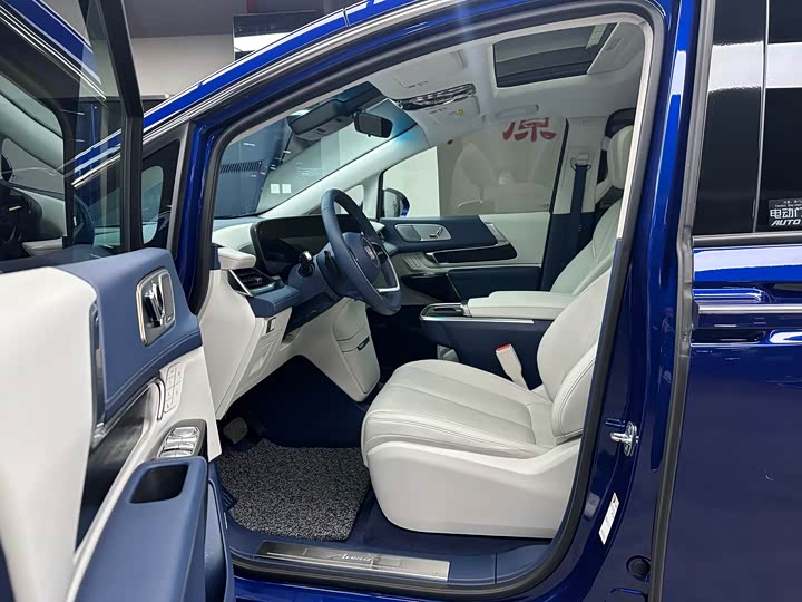 Фото 4 - Buick GL8 Century