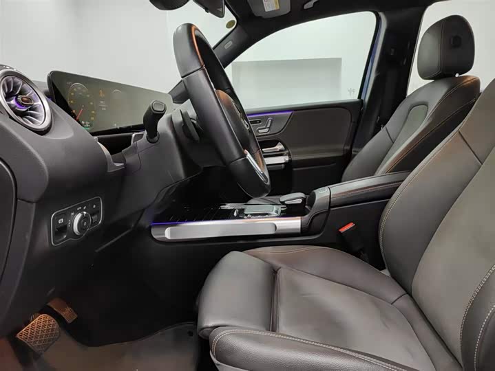 Фото 5 - Mercedes-Benz EQB