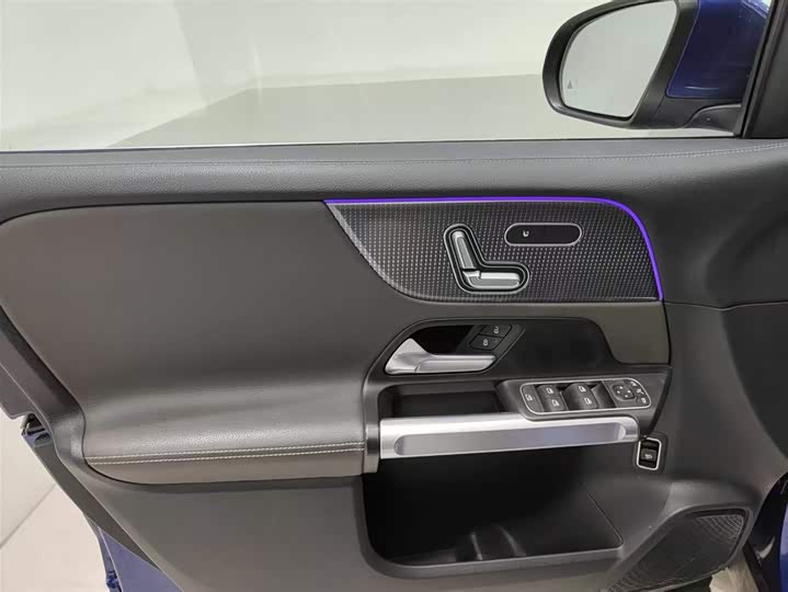 Фото 7 - Mercedes-Benz EQB