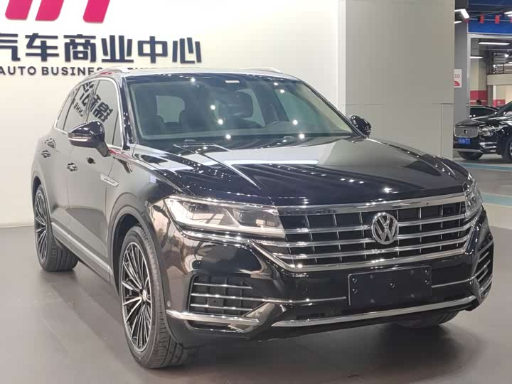 Фото 4 - Volkswagen Touareg