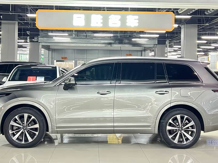 Фото 3 - LiXiang One