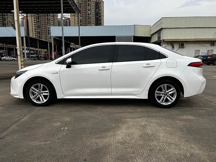 Фото 5 - Toyota Levin Hybrid