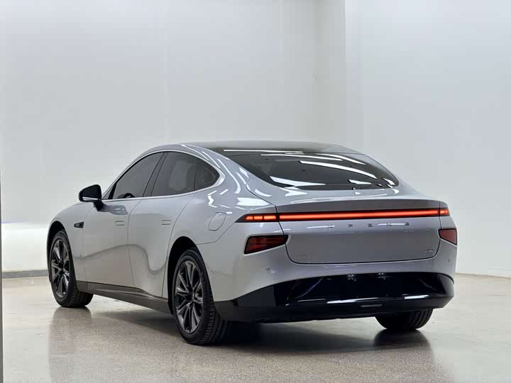 Фото 6 - XPeng P7