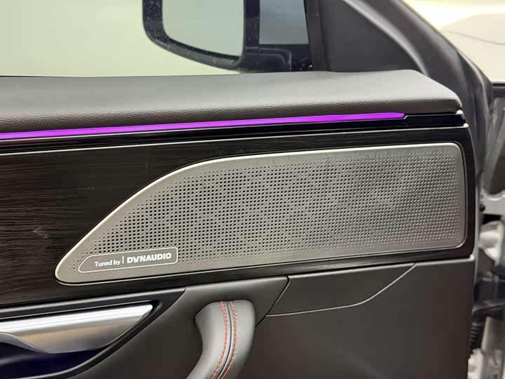 Фото 8 - XPeng P7