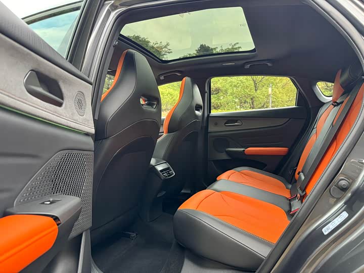 Фото 8 - Changan UNI-V