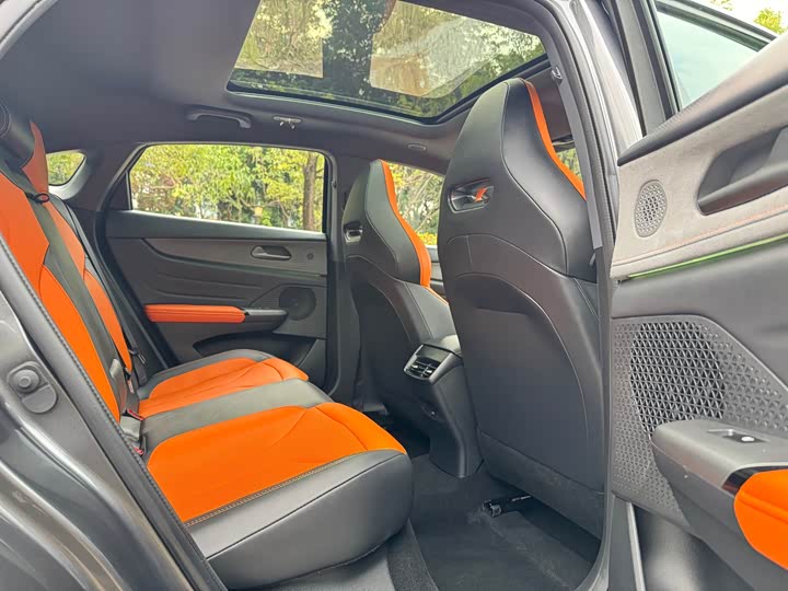 Фото 9 - Changan UNI-V