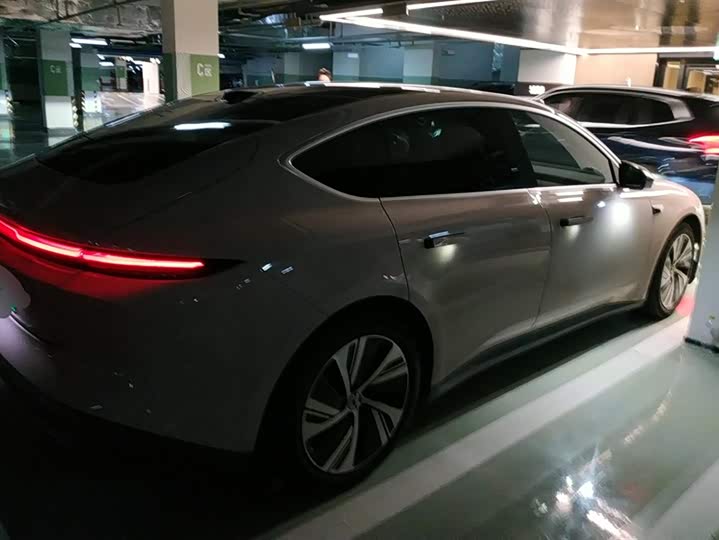 Фото 3 - Nio ET5