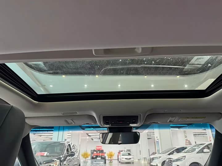 Фото 7 - Lexus ES