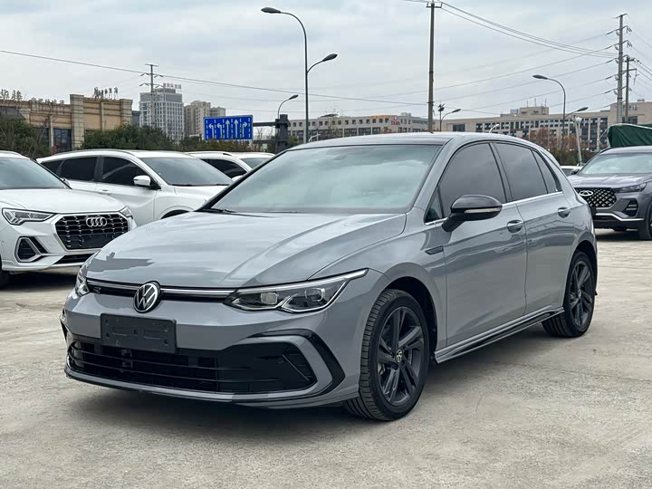 Фото 1 - Volkswagen Golf