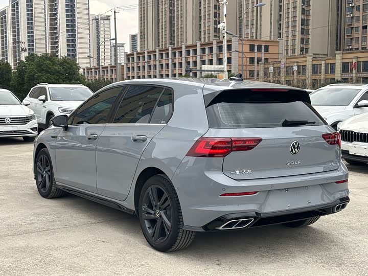 Фото 9 - Volkswagen Golf