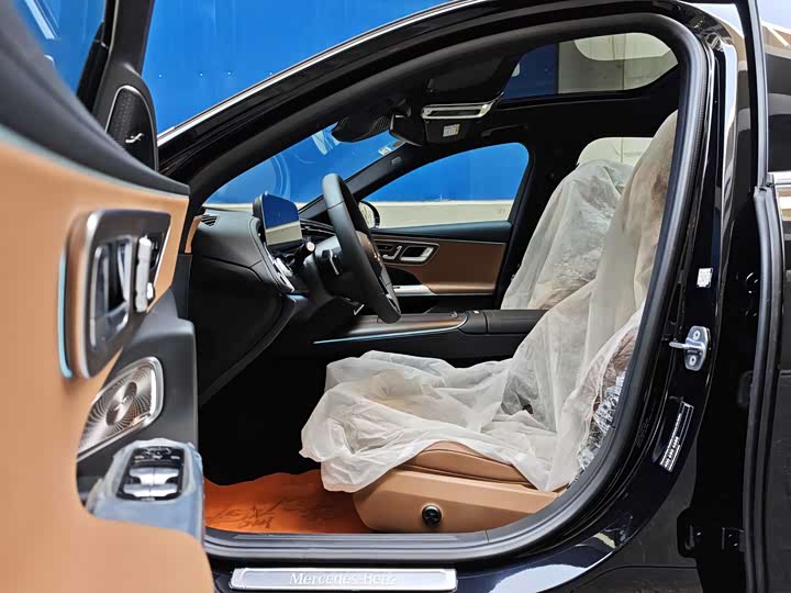 Фото 7 - Mercedes-Benz E-Class