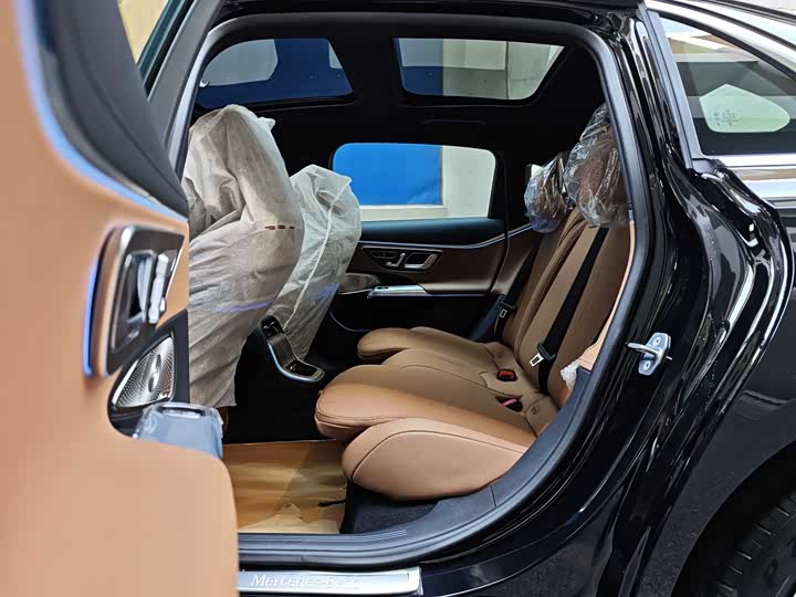 Фото 8 - Mercedes-Benz E-Class