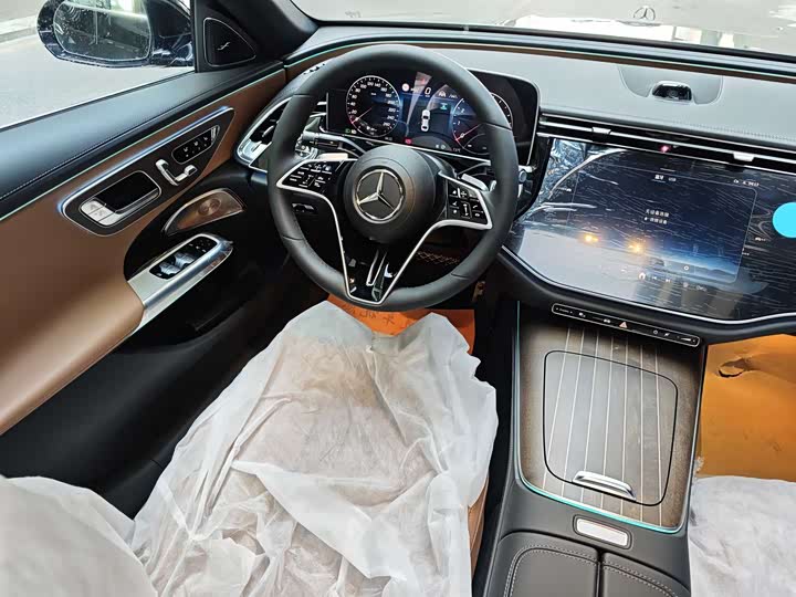 Фото 9 - Mercedes-Benz E-Class