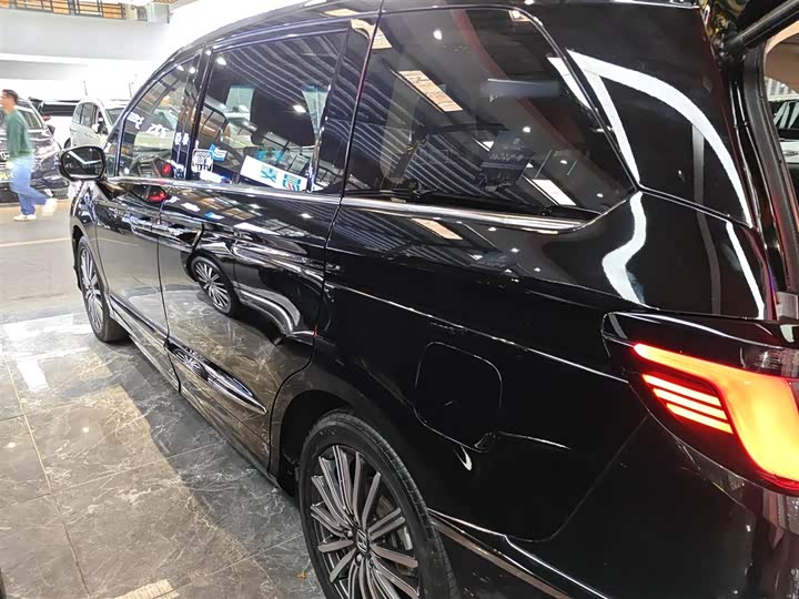 Фото 5 - Honda Elysion