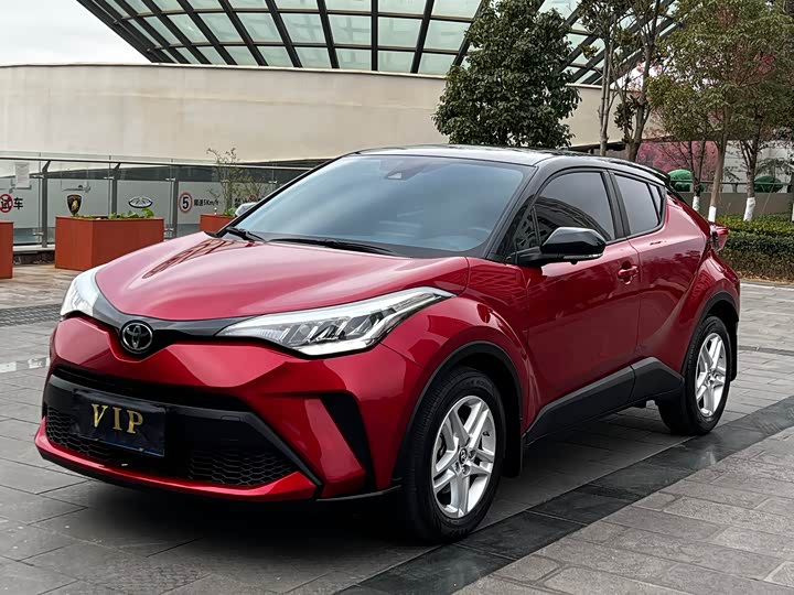 Фото 1 - Toyota C-HR