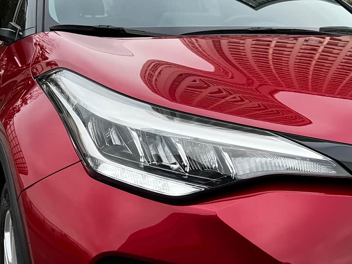 Фото 7 - Toyota C-HR